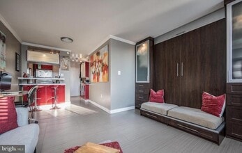 801 N Pitt St in Alexandria, VA - Building Photo - Building Photo