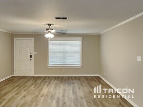 1575 Wildflower Dr in Waxahachie, TX - Building Photo - Building Photo