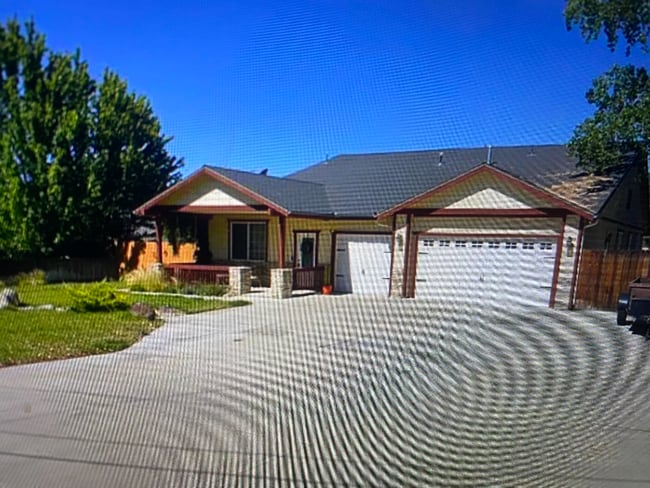 1013 Eagle Ln in Frazier Park, CA - Building Photo - Building Photo