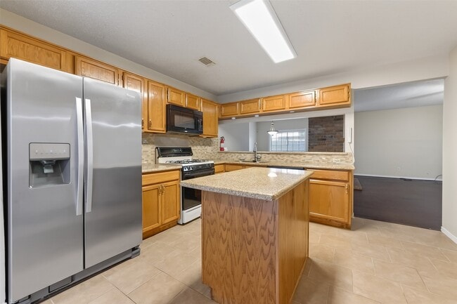 13514 Clayton Hill Dr in Houston, TX - Foto de edificio - Building Photo