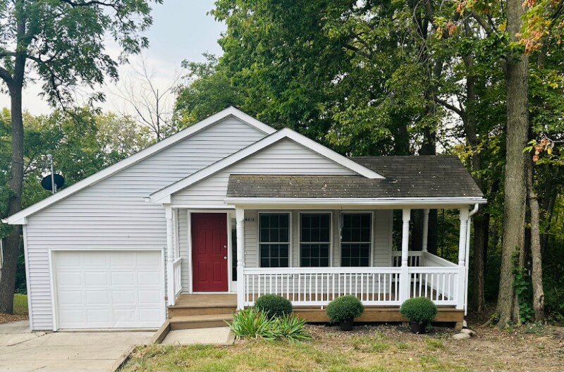 4014 High St in West Des Moines, IA - Building Photo