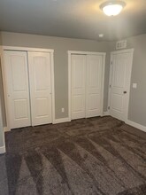 5971 Poison Spider Rd, Unit 2 in Mills, WY - Foto de edificio - Building Photo