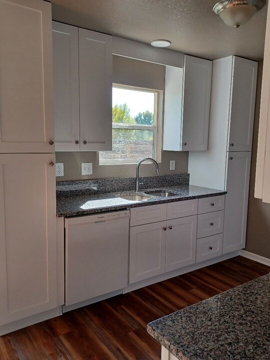 3200 Rock Point Ct in Evans, CO - Building Photo