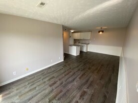 247 W Union St, Unit 204C in Athens, OH - Building Photo