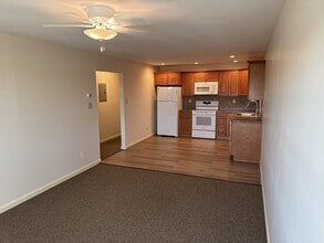 8 Chauncy St in Weymouth, MA - Building Photo - Building Photo