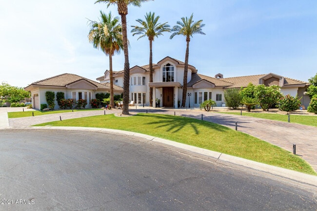 1502 E Treasure Cove Dr in Gilbert, AZ - Foto de edificio - Building Photo