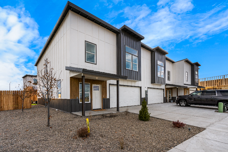 501 Lacey Ln in Belgrade, MT - Building Photo