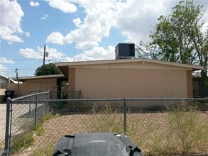 2625 Hickey Ave in North Las Vegas, NV - Building Photo - Building Photo