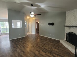 9573 Brentwood Blvd in Navarre, FL - Building Photo - Building Photo