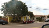 2830-2912 1/2 E 8th St in National City, CA - Foto de edificio - Building Photo