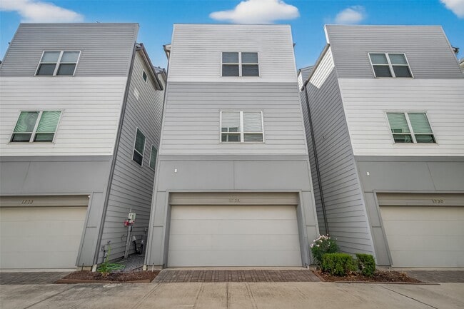 property at 1735 Eado Point Ln