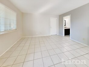 1872 Little John Way in Brentwood, CA - Building Photo - Building Photo