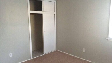 1503 Cambridge Dr in Champaign, IL - Building Photo - Building Photo