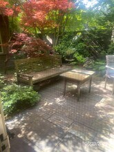 10809 SE 17th St in Bellevue, WA - Building Photo - Building Photo