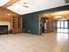 10432 Fairfax Ln in Yukon, OK - Building Photo - Building Photo