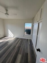 1104 W 93rd St in Los Angeles, CA - Building Photo - Building Photo