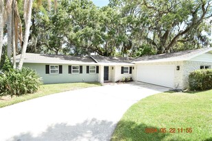 3606 River Grove Dr in Tampa, FL - Building Photo - Building Photo