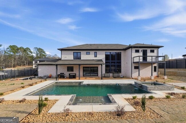 556 Versailles Dr in Auburn, GA - Building Photo - Building Photo