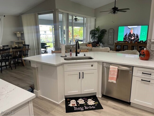 1229 SW 29th Terrace in Cape Coral, FL - Building Photo - Building Photo