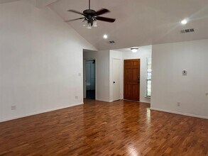 600 Eaglecreek Dr in Leander, TX - Building Photo - Building Photo