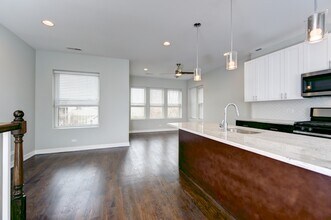 3015 W Wellington Ave in Chicago, IL - Building Photo - Building Photo