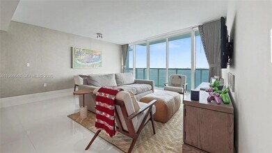 665 NE 25th St, Unit 2102 in Miami, FL - Foto de edificio - Building Photo