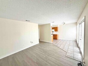 10802 Lambert Cir in Austin, TX - Building Photo - Building Photo