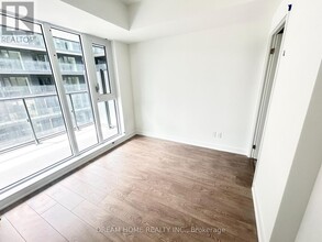 543-1543 Richmond St W in Toronto, ON - Building Photo - Building Photo