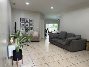 4748 NW 111th Ct in Doral, FL - Building Photo - Building Photo