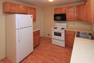 Fleming Creek Townhomes in Rochester, NY - Foto de edificio - Building Photo