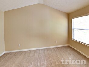 9453 Lakeview Rd in Union City, GA - Building Photo - Building Photo