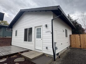 11072 SW Sunny Hl Ln in Beaverton, OR - Building Photo