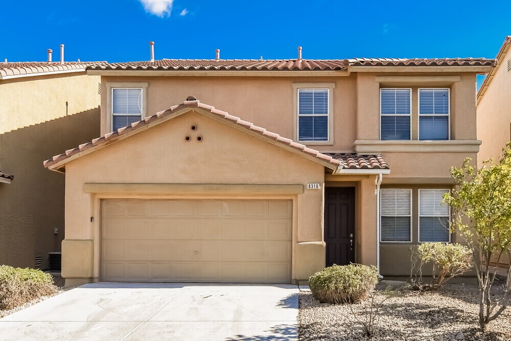 8316 Freshwater Pearl St in Las Vegas, NV - Building Photo