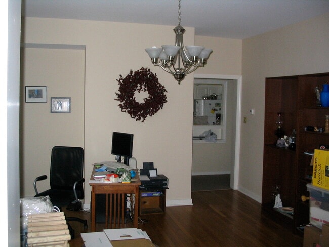 312 W Auglaize St, Unit Lower Unit in Wapakoneta, OH - Building Photo - Building Photo