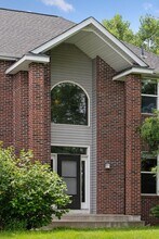10332 Quail Cir N in Minneapolis, MN - Building Photo - Building Photo