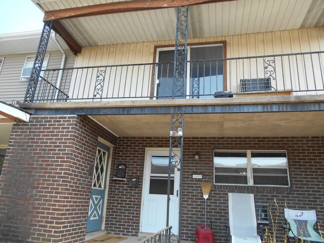 718 E 18th St in Northampton, PA - Building Photo - Building Photo