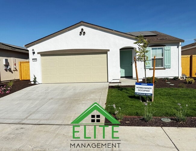 7425 Stellar Wy in Sacramento, CA - Building Photo - Building Photo