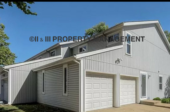 property at 1422 E Mart-Way Cir