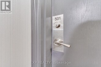 393-393 King St W in Toronto, ON - Building Photo - Building Photo