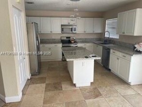 9044 SW 212th Ln in Cutler Bay, FL - Building Photo - Building Photo