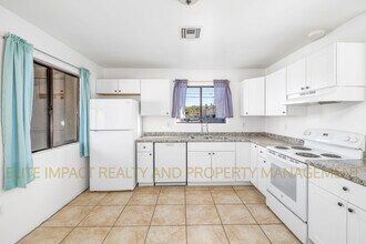 1462 W St Marys Rd in Tucson, AZ - Building Photo - Building Photo