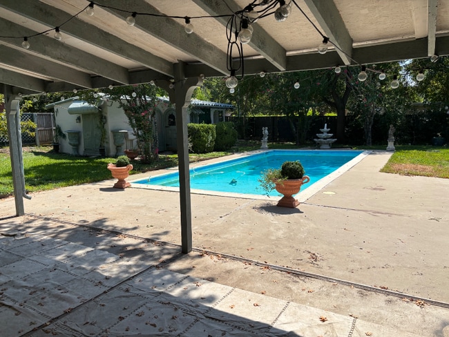 property at 5338 W University Blvd