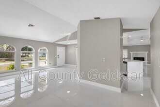 18662 Arapahoe Cir in Port Charlotte, FL - Building Photo - Building Photo