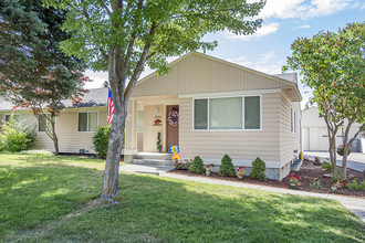 Fairchild AFB Homes in Fairchild Air Force Base, WA - Building Photo - Building Photo