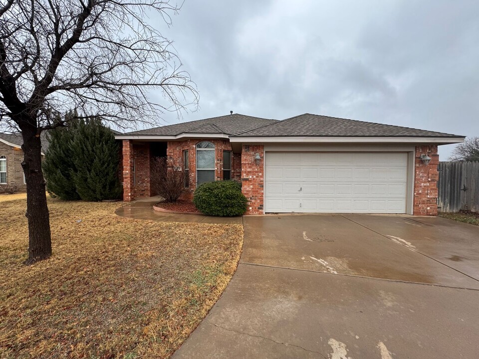 10109 Elmwood Avenue in Lubbock, TX - Building Photo