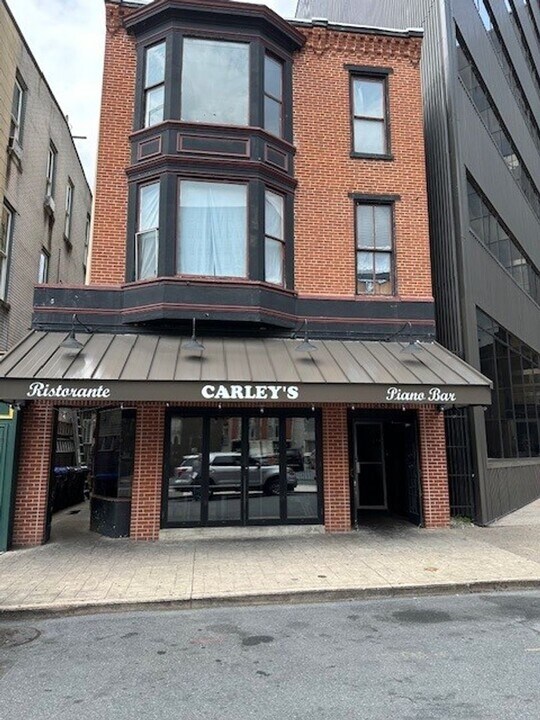 204 Locust St in Harrisburg, PA - Building Photo