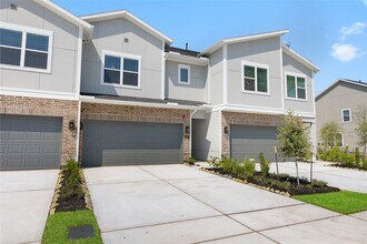 8115 Danson Ln in Pearland, TX - Building Photo - Building Photo