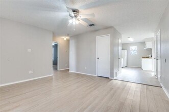 10145 Lone Eagle Dr in Fort Worth, TX - Building Photo - Building Photo