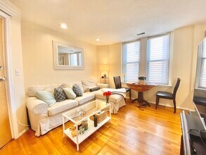 38 Charter St, Unit 8 in Boston, MA - Foto de edificio - Building Photo