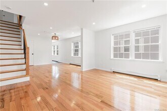 19 Maple Ave-Unit -B in Harrison, NY - Building Photo - Building Photo